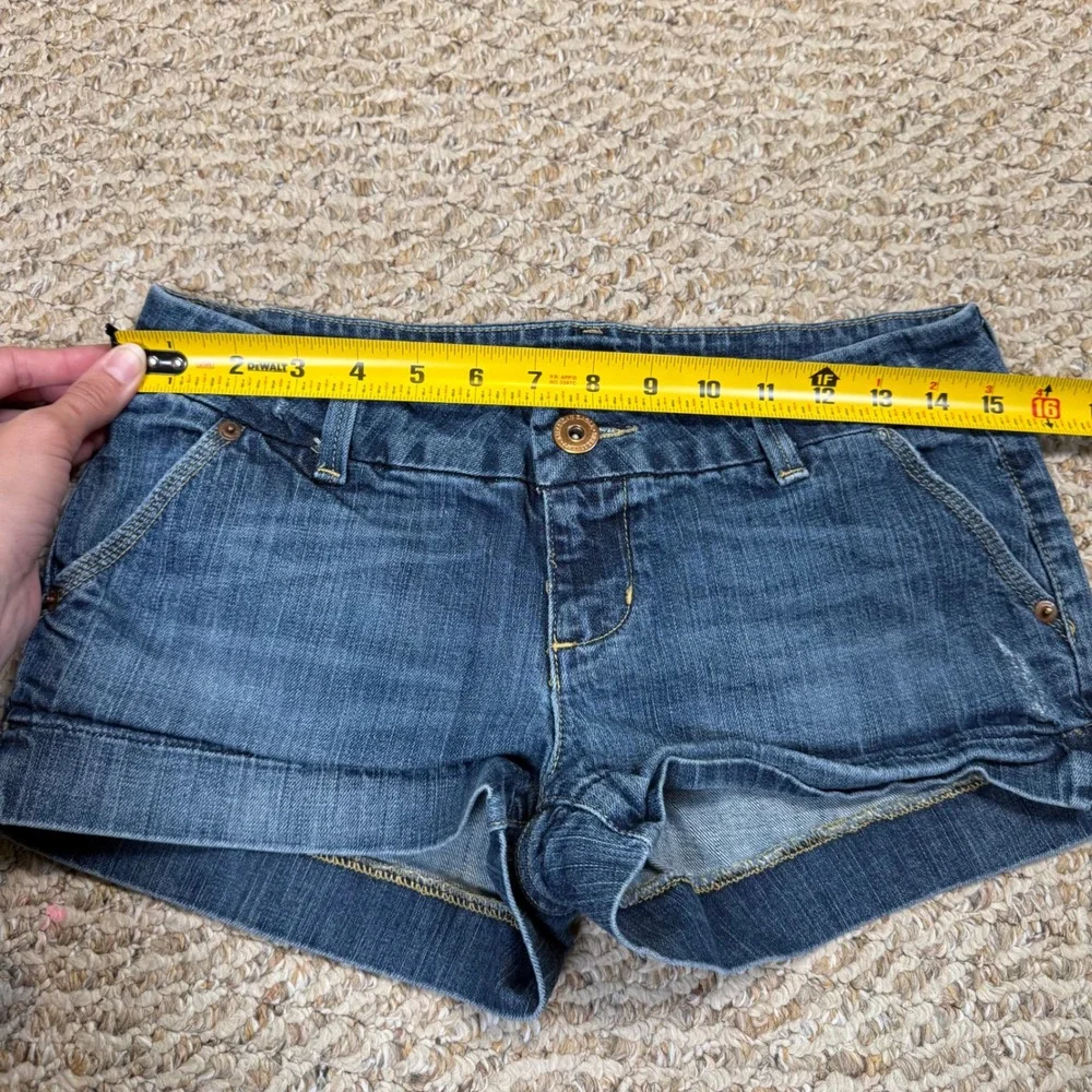 American Eagle Womens Low Rise Denim Shorts Medium Wash Cuffed Size 4 Short - Picture 5 of 8